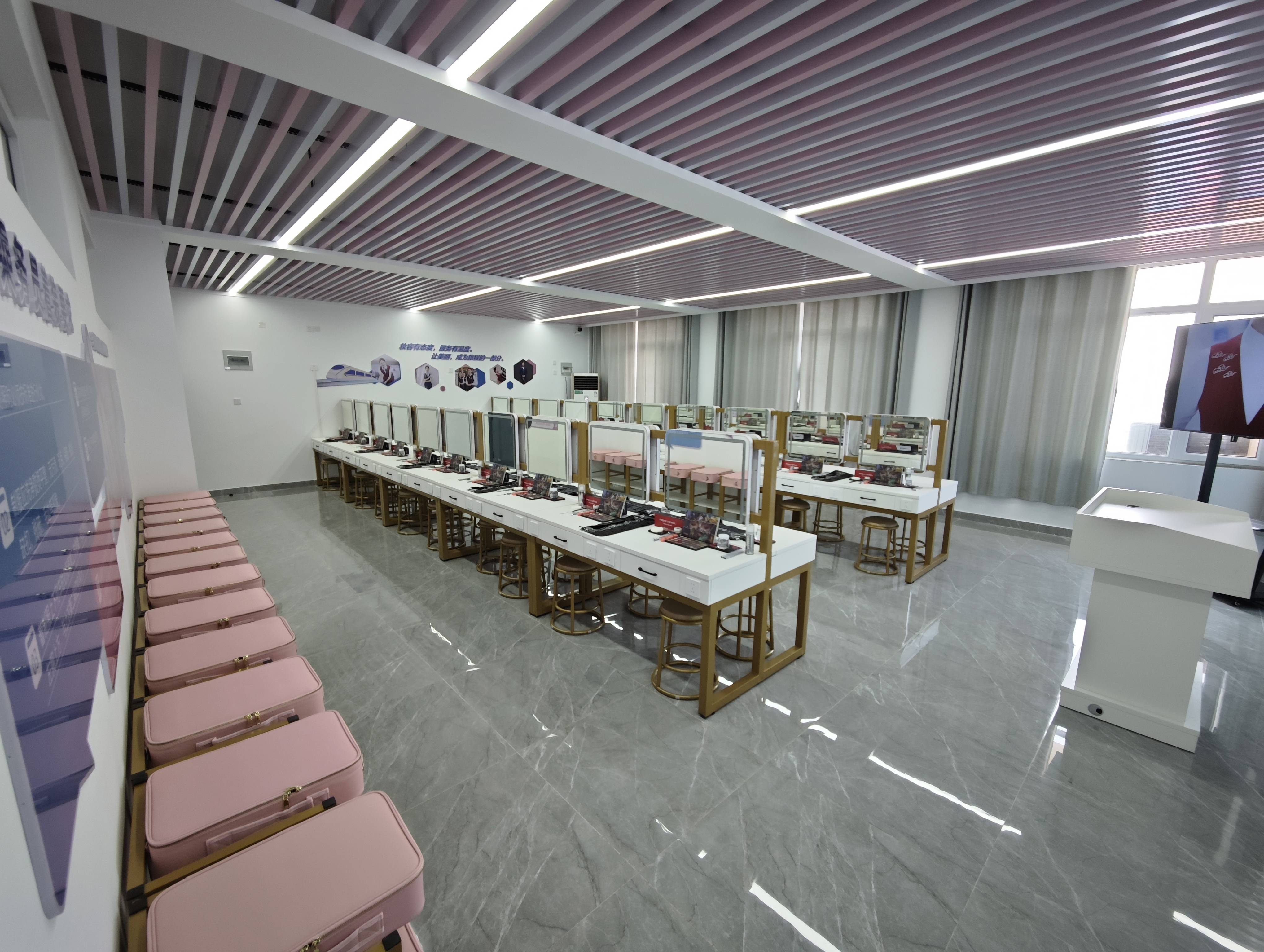 妆培训性价比高的美妆培训学校推荐PG麻将胡了网站入口漫谈专业